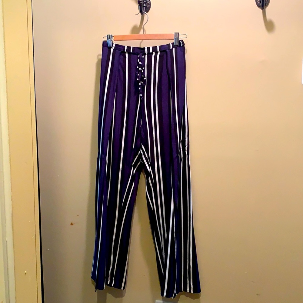 Flowy, open leg striped pants